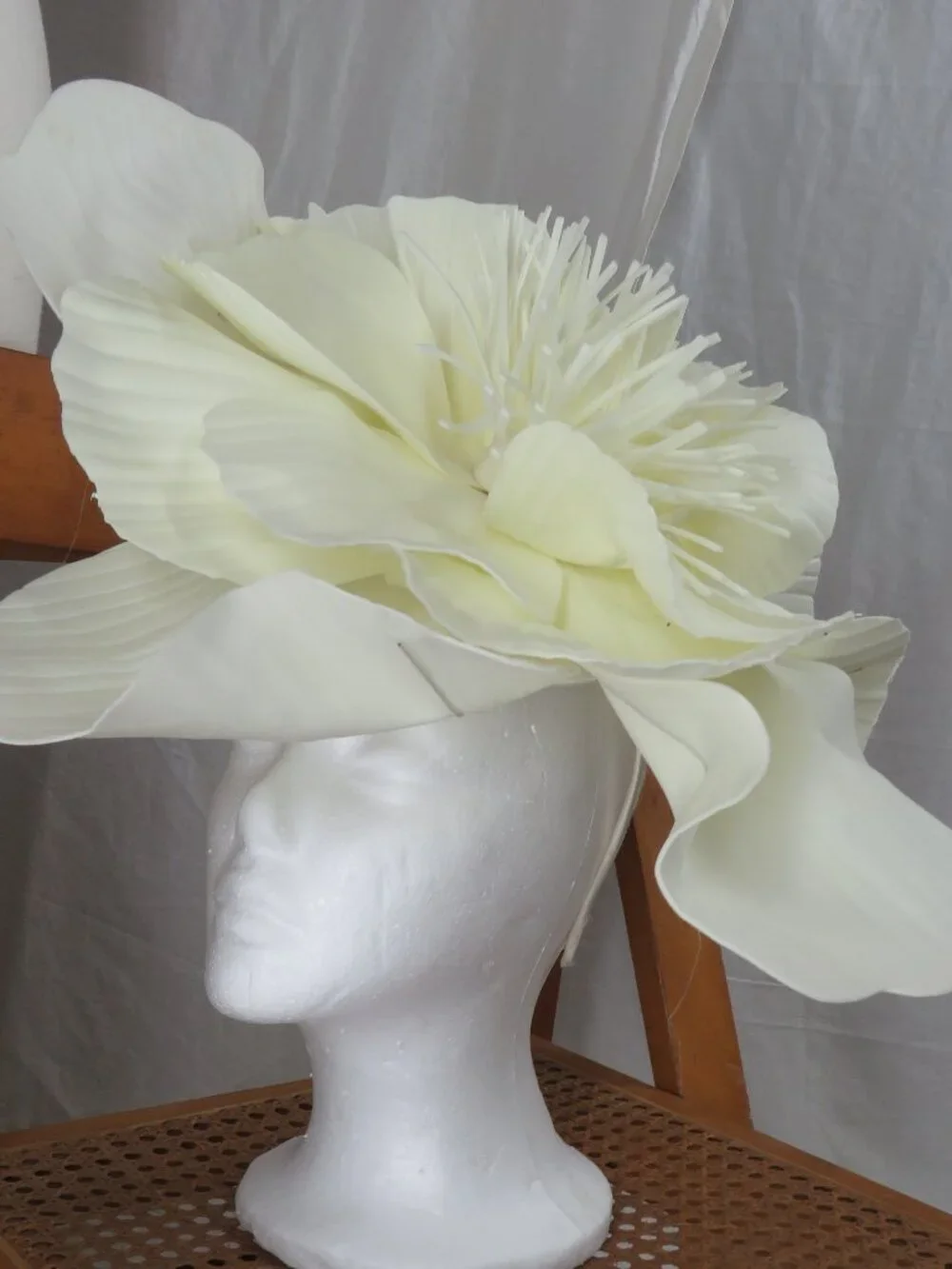 Oversized Cream Paper Flower Headpiece – Statement Floral Fascinator, Costume